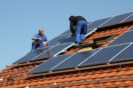 Fotolia: Urheber Marina Lohrbach 
Assembling new solar electricity